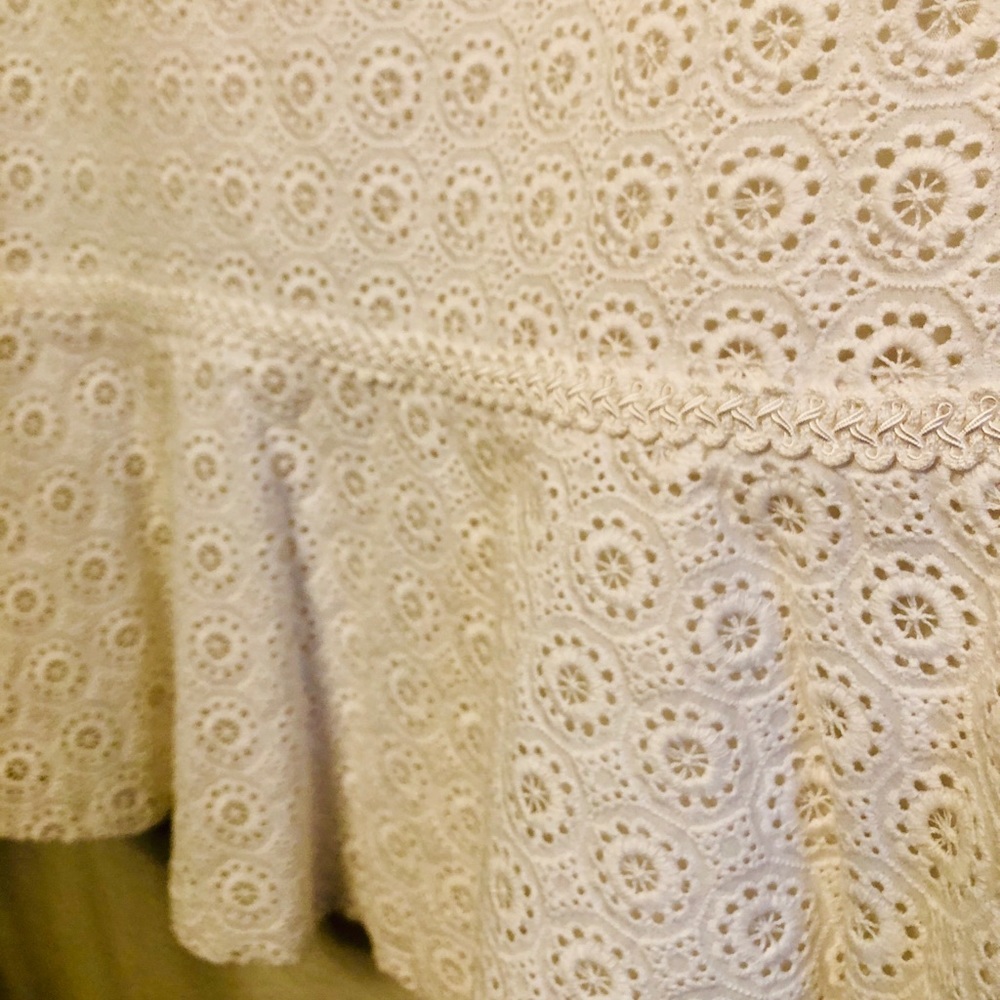 Karen Millen Crocheted White Skirt w/Satin Trim - Picture 5 of 8